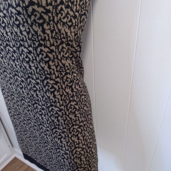 Guess Bodycon Animal Print Mini Dress. Medium - Picture 4 of 11